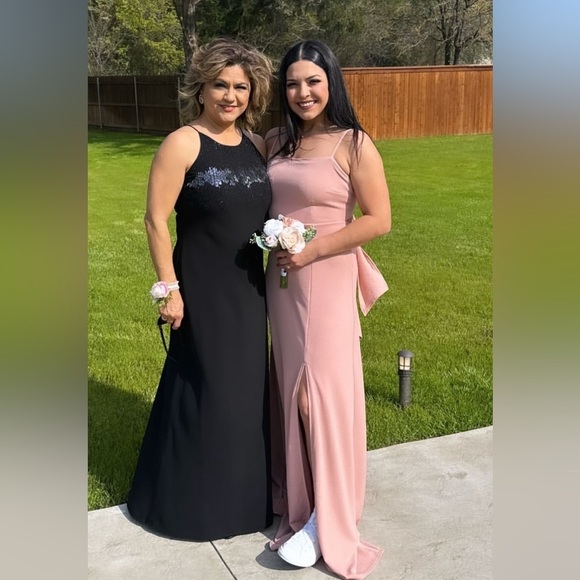 CACHET Women’s Black Beaded Formal Maxi Gown Size 8 - Picture 10 of 10